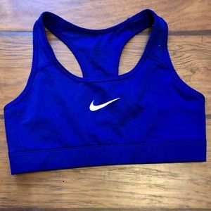 Nike sports bra size small